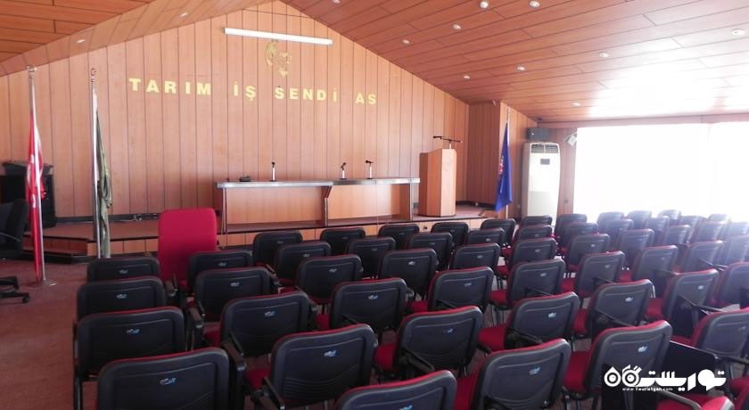 سالن برگزاری همایش و جلسات هتل